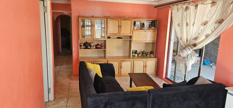 4 Bedroom Property for Sale in Ilitha Park Western Cape